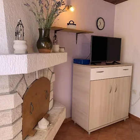 Cozy Dorina For 2 With A Fireplace * Pola