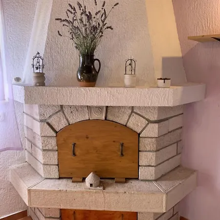 Cozy Dorina For 2 With A Fireplace *